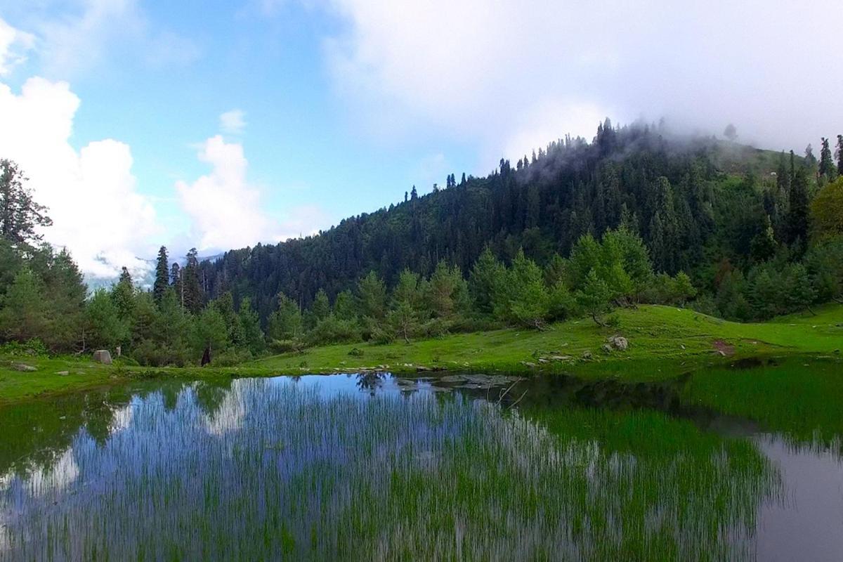 Готель Arcadian Sprucewoods Shogran Екстер'єр фото